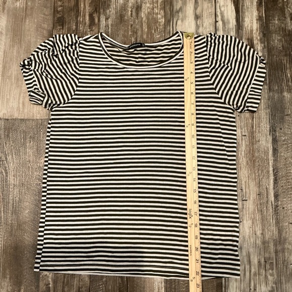 Staccato Olive Green and White Fitted Short Sleeve Tee Size XS - Picture 7 of 9